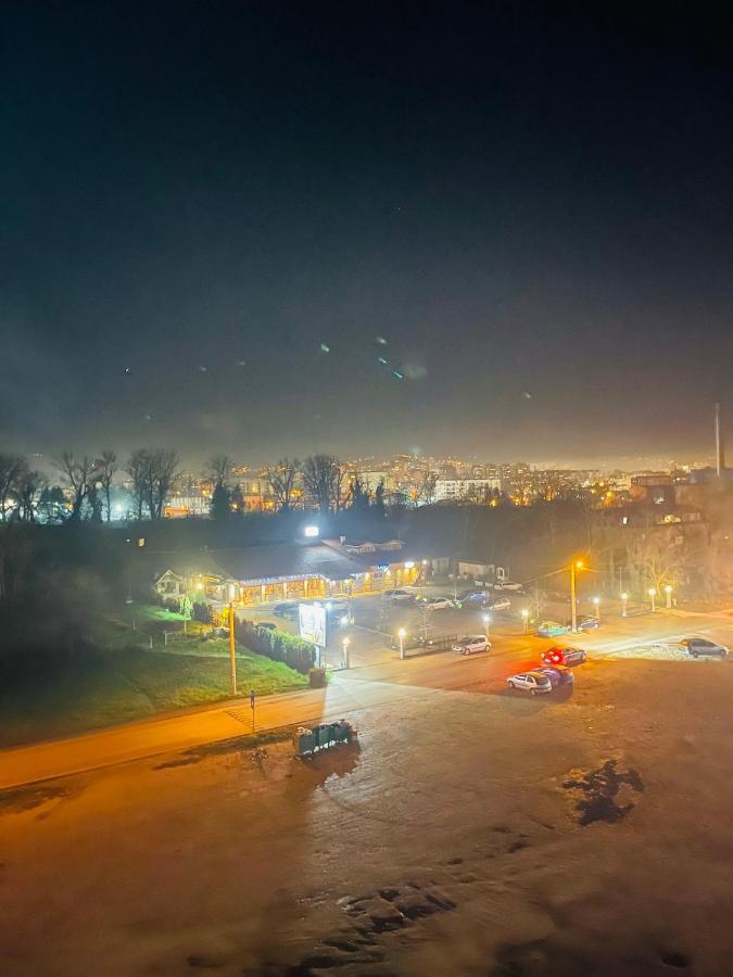 Stan Na Dan "Apartman Purple" Apartment Banja Luka Exterior photo